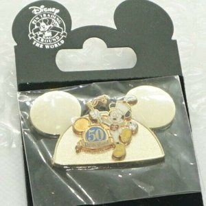 Dinseyland Collector Pin